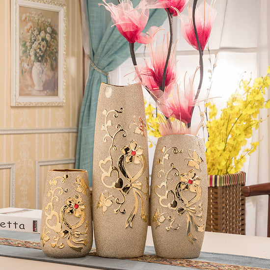 Luxurious Ceramic Vase with Electroplated Gold Finish for Modern Home Decor