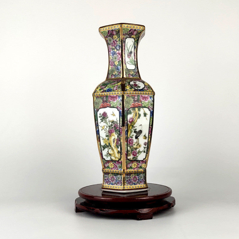 Elegant Classical Home Living Room Retro Decorative Ceramic Ornaments made of high-quality enamel colored porcelain.