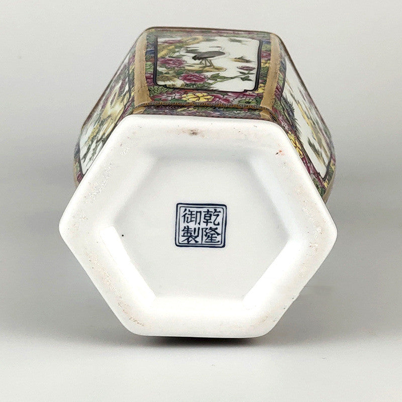 Beautifully crafted Classical Home Living Room Retro Decorative Ceramic Ornaments perfect for displaying flowers or as a centerpiece.